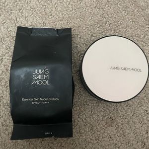 Jung Saem Mool Essential Skin Nuder Cushion